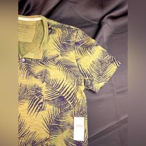 Banana Republic Vintage Hawaiian Tee